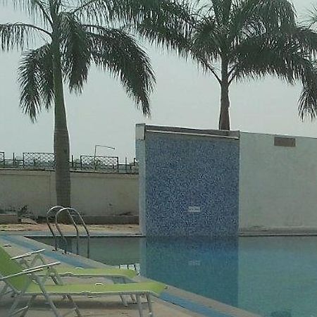 Comfort Inn Donil Vadodara Bagian luar foto