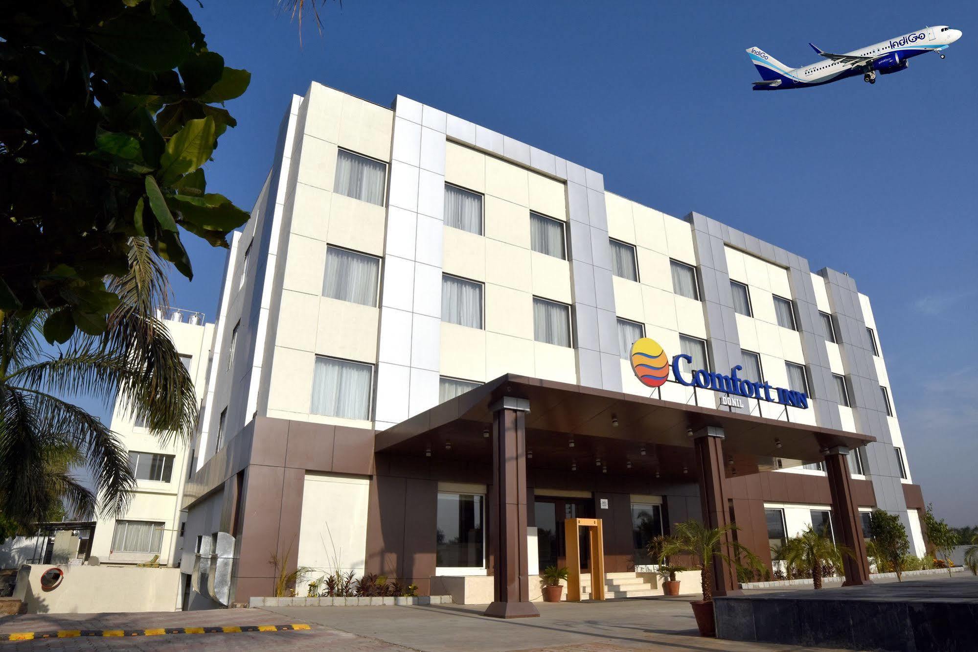 Comfort Inn Donil Vadodara Bagian luar foto